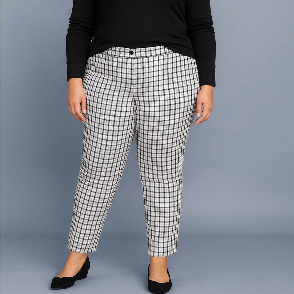 Lands’ End Size 18 Slim Leg Plaid Pants 27” Inseam Black White Stretch